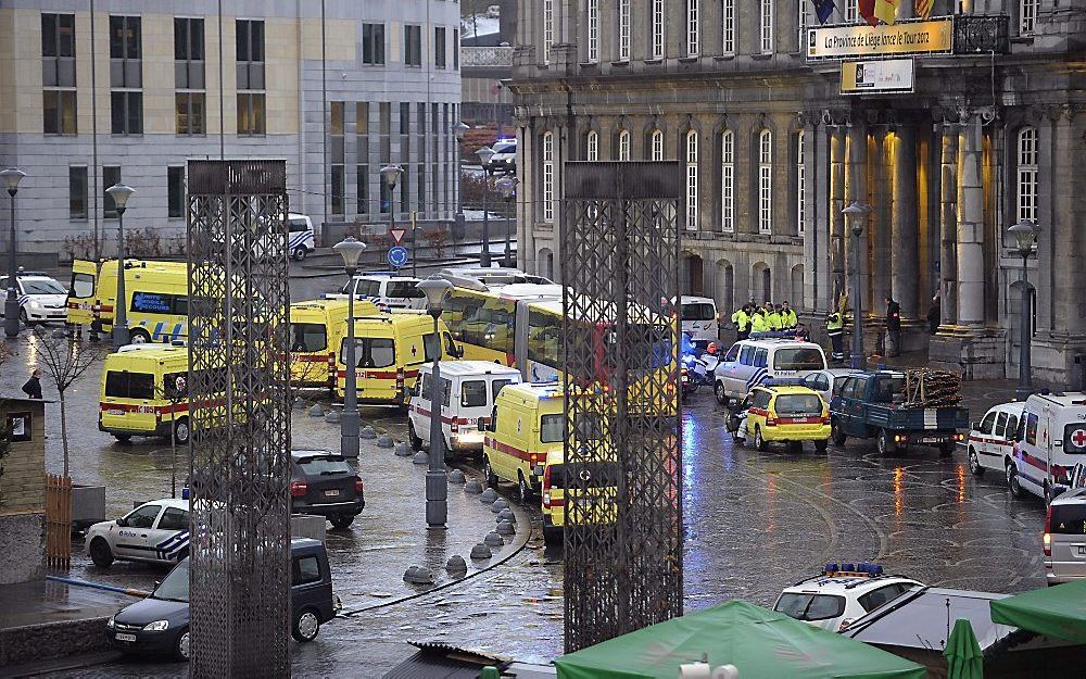 Ambulances bij de aanslag in Luik. Foto EPA