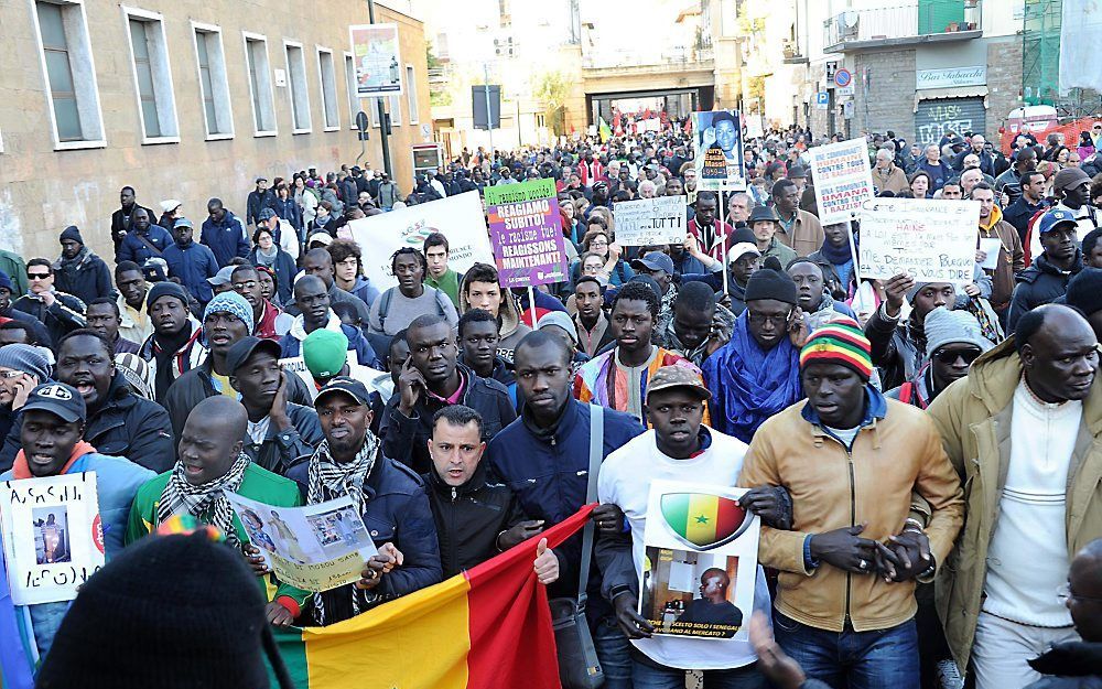 Duizenden hebben zaterdag in Florence geprotesteerd tegen racisme.  Foto EPA