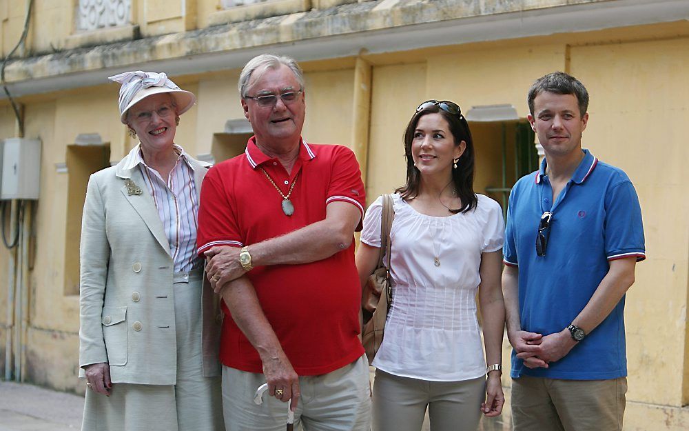 Koningin Margrethe en prins Henrik van Denemarken, met kroonprins Frederik en kroonprinses Mary. Foto EPA