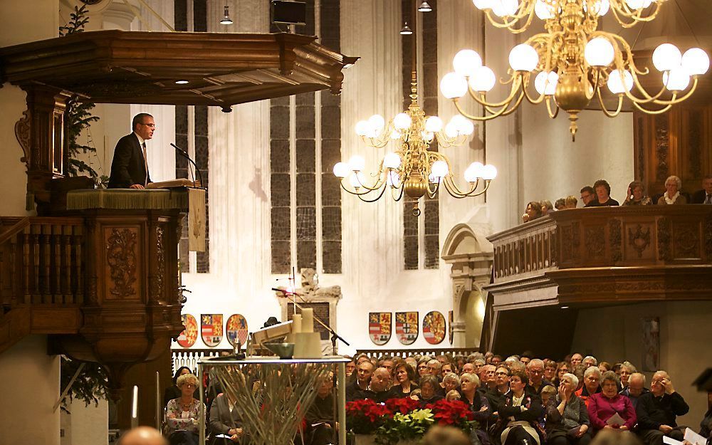 Kerstzangavond van de evangelisatiepost van de gereformeerde gemeenten. Met optreden Noordermannenkoor uit Rijssen. OP DE FOTO: Evangelist S. de Visser. Foto RD