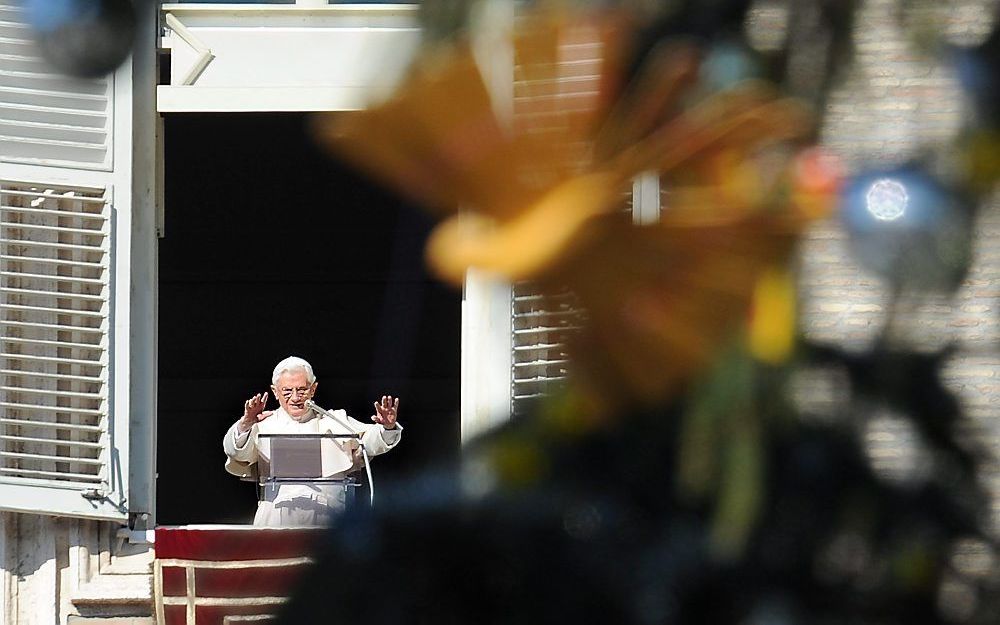 Paus Benedictus XVI tijdens het angelusgebed.  Foto EPA