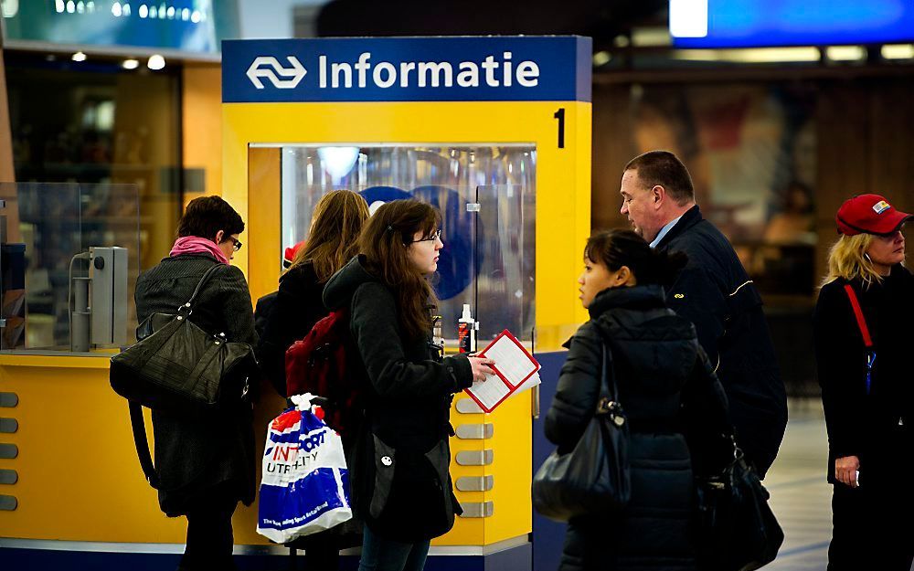 Een vergeten koffer heeft dinsdagochtend voor onrust gezorgd op het Centraal Station in Utrecht.  Foto ANP