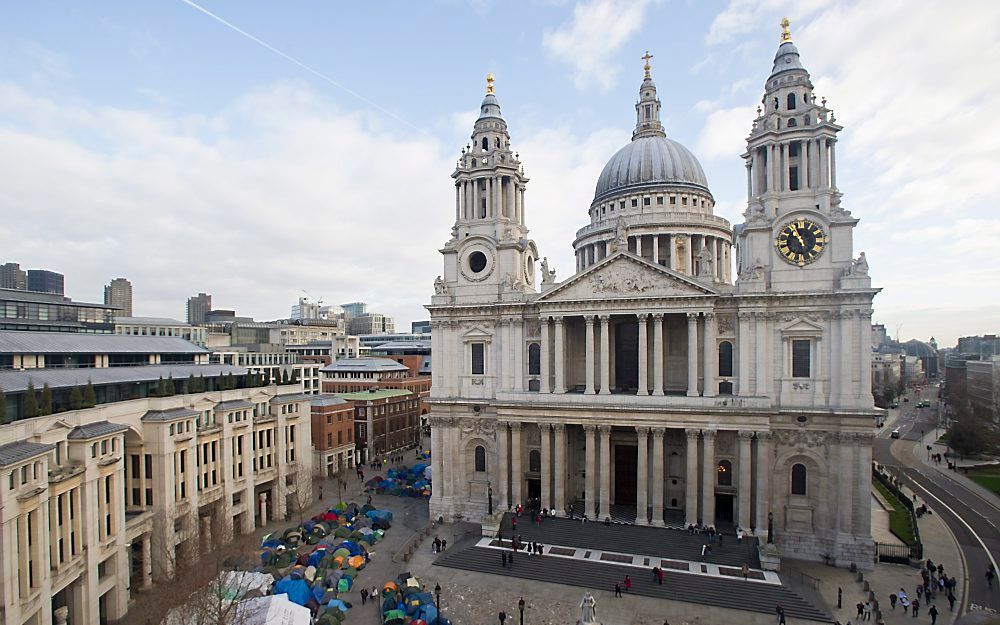 Het tentenkamp van Occupy bij de St. Paul's kathedraal. Het kampement moet worden opgebroken. Foto EPA