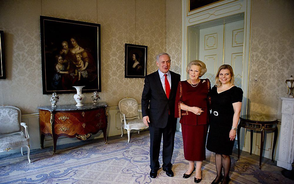 Koningin Beatrix ontvangt minister-president Netanyahu van Israël en zijn echtgenote op audiëntie in paleis Huis ten Bosch. Foto ANP