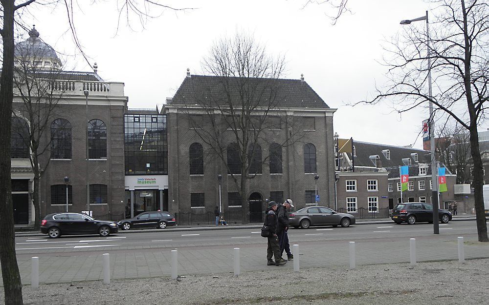 Het Hoogduitse synagogecomplex werd tijdens de oorlog geplunderd. Na een omvangrijke restauratie is het Joods Historisch Museum er gevestigd. Het biedt een overzicht van het Joodse leven in Nederland van 1600 tot heden. Foto RD