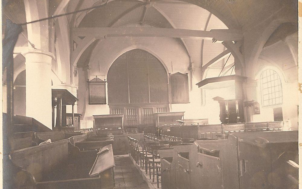 Het predikantenbord van de hervormde gemeente Poortugaal voor de restauratie in 1929. Foto RD