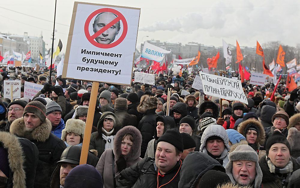 Vele tienduizende Russen protesteren in Moskou tegen de regering.  Foto EPA