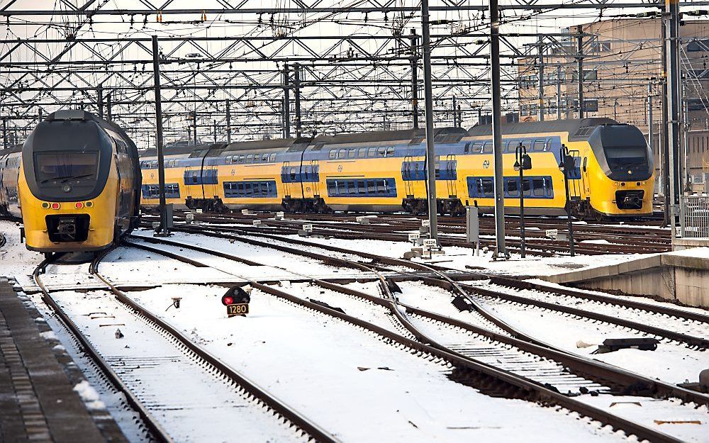 „Bij calamiteiten gaan burgers vaak meteen aan de slag, mits ze zich mede-eigenaar voelen van het probleem. Het treinverkeer is dat duidelijk niet, dat is een probleem van de overheid, de politiek, van de NS en ProRail.” Foto ANP