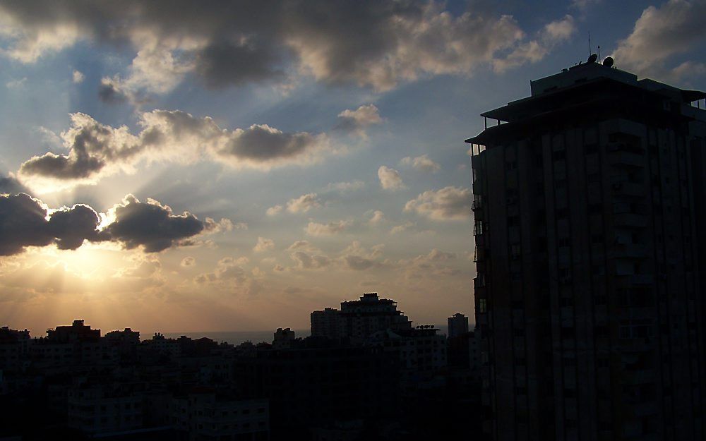 De skyline van Gaza-stad, met op de achtergrond de Middellandse Zee. Zowel Mohammad Hamada als Hilel Mohammed Jaradat woont in de stad. Israël verbande een deel van de duizend vrijgelaten Palestijnen naar de Gazastrook. Foto RD