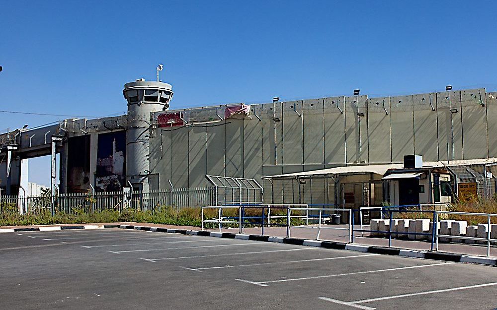 Checkpoint 300 bevindt zich tussen Jeruzalem en Bethlehem. Foto Alfred Muller