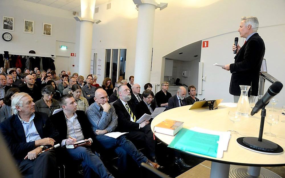 AMSTERDAM – Prof. Herman Philipse (foto) ging vrijdag in Amsterdam in debat met filosofen en theologen die diens atheïsme vanuit verschillende invalshoeken onder vuur namen. Foto Paul Dijkstra