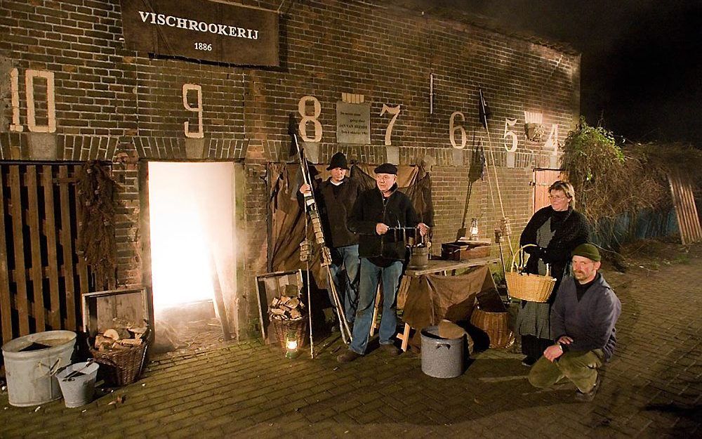 De visrokerij in Kampen mag op zijn huidige plaats blijven staan. Bewoners hebben een voorgenomen verplaatsing via de Raad van State weten te voorkomen. Foto Freddy Schinkel