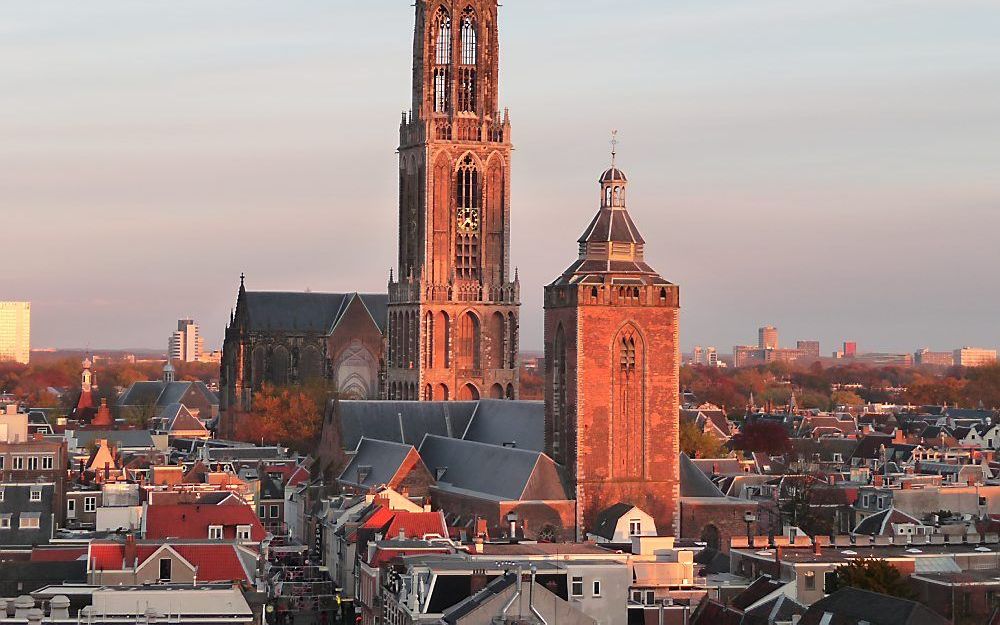 Zicht op Utrecht met de Domtoren en de Buurkerk. Foto Wikipedia.