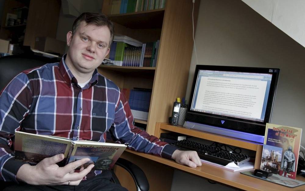 Peter Meeuse: „Het is een ideële opdracht om theologische teksten te vertalen. Je wilt anderen graag iets meegeven wat de aardse werkelijkheid ontstijgt.” Foto RD, Anton Dommerholt