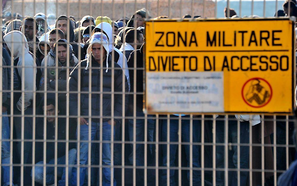 Tunesische migranten op het Italiaanse eiland Lampedusa. Foto EPA