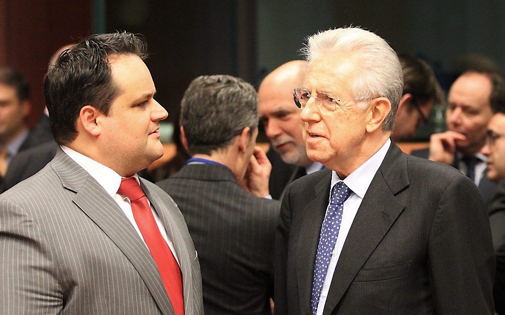 Minister De Jager en de Italiaanse premier Monti in Brussel. Foto EPA