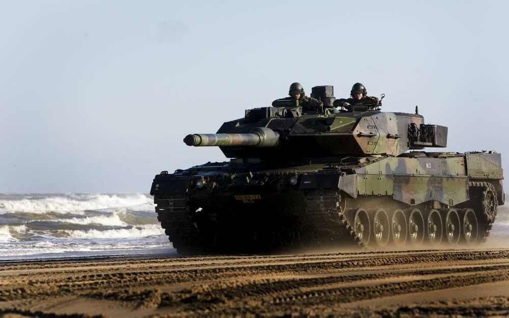 „Handel in wapens, ook de voorgenomen verkoop van afgedankte Nederlandse Leopardtanks aan Indonesië, kan niet kritisch genoeg worden bekeken.” beeld ANP