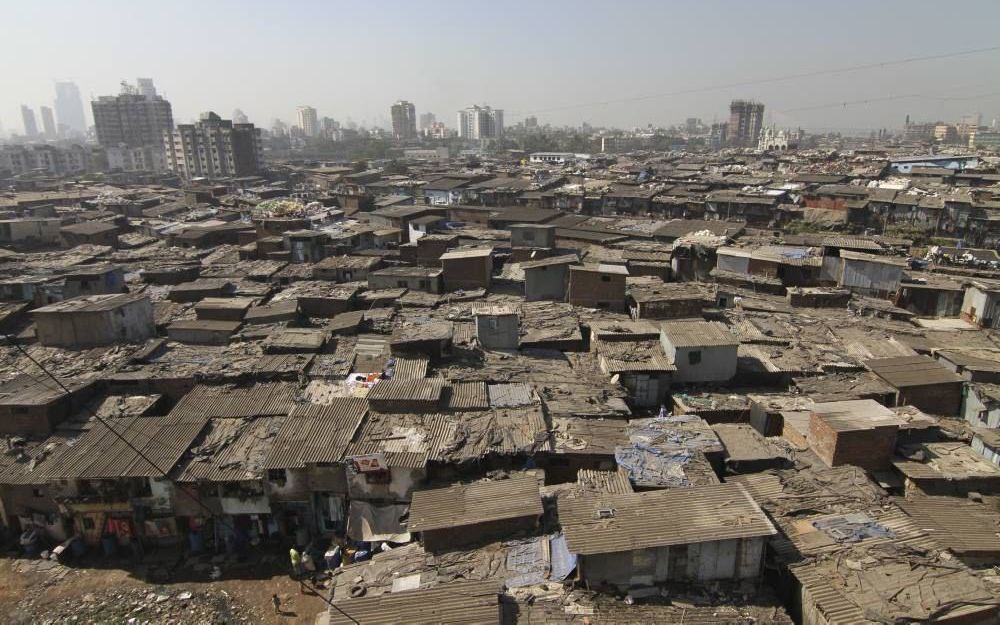 Zicht op Bombay, het zakencentrum van India, met de meeste krottenwijken. Foto EPA