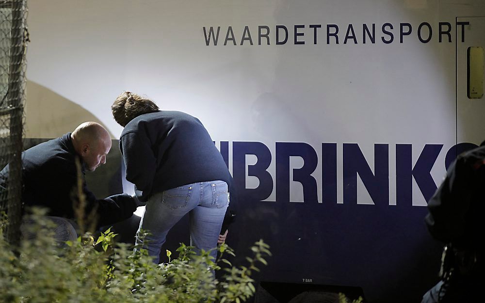 Onderzoek aan een wagen van Brink's. Foto ANP