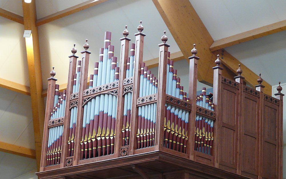 Het Engelse orgel in de gereformeerde gemeente van Oud-Beijerland. Foto A. van Heinsberg