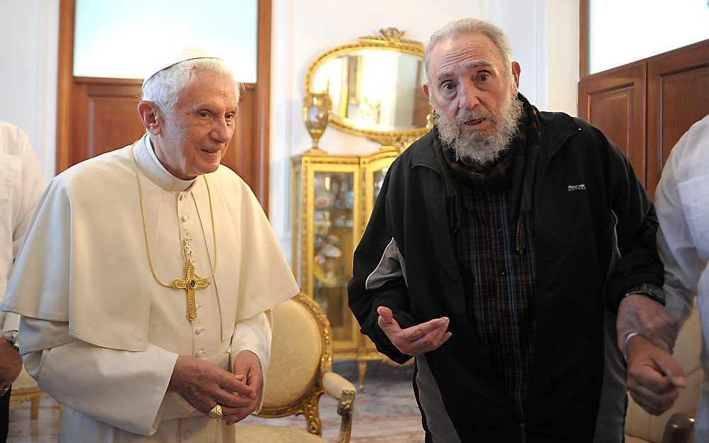 Fidel Castro, oud-president van Cuba, en paus Benedictus XVI vorige week. Foto EPA