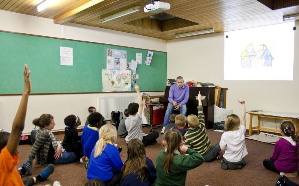 BELFAST – Al sinds jaar en dag is de kinderclub van de kerk bekend als een verantwoord uitje voor de kinderen. De meeste kinderen zijn niet kerkelijk, maar leren hier wel het Onze Vader. Foto RD