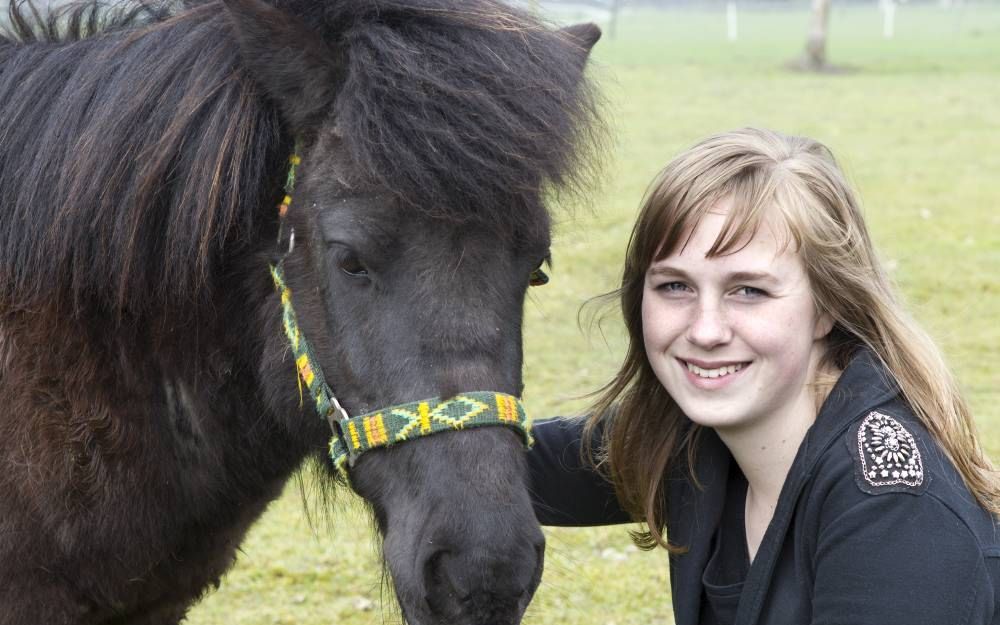 Esther Pul met paard Davey. Foto RD, Anton Dommerholt