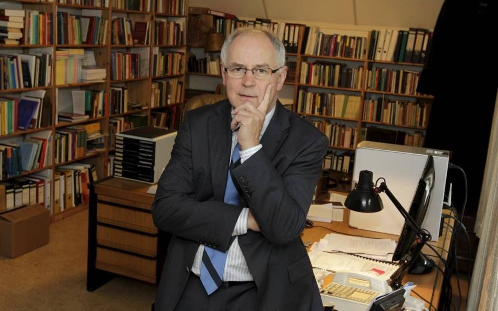 Prof. dr. Gerrit Immink in zijn studeerkamer, thuis in Driebergen. Foto RD, Anton Dommerholt