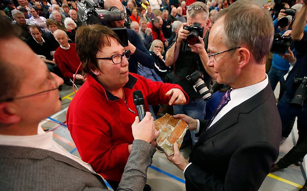 Minister Kamp in Loppersum. Foto ANP