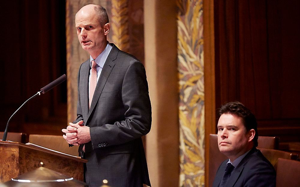 Minister van Wonen Stef Blok (L) en staatssecretaris van Financien Frans Weekers (VVD) tijdens het debat in de Eerste Kamer over de woningmarkt.  beeld ANP