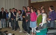 Eerstejaars presenteren zich op de huishoudelijke vergadering van de studentenvereniging Dei Gratia in Wageningen. Dei Gratia is een van de negen disputen van de CSFR. Foto RD