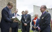 De Prins van Oranje bezocht donderdag de Dorpskerk te Barendrecht. Foto ANP