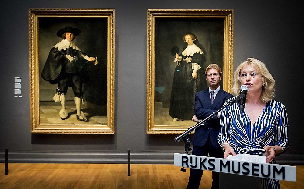 Minister Bussemaker bij de presentatie van 'Marten en Oopjen' in het Rijksmuseum. beeld ANP