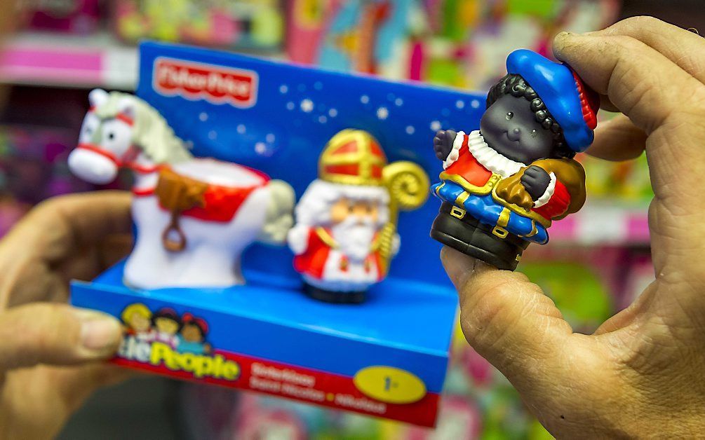 Speeldgoedfabrikant Fisher-Price haalt een Zwarte Piet-poppetje uit het assortiment. beeld ANP