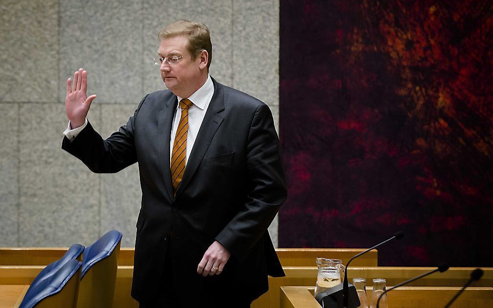 Minister Ard van der Steur van Veiligheid en Justitie tijdens het Tweede Kamer debat over professor George Maat. beeld ANP