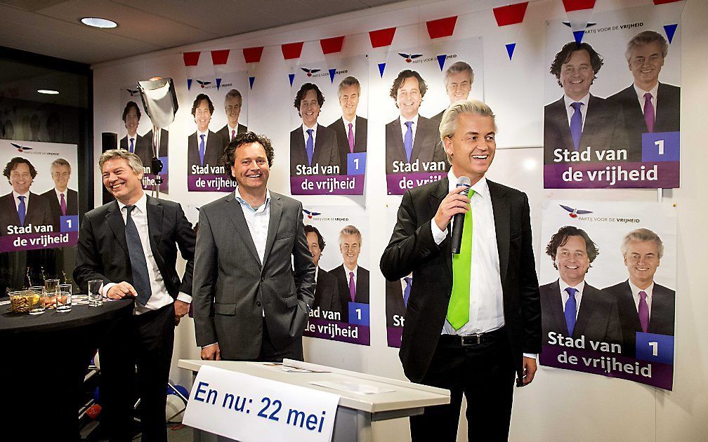 PVV-leider Wilders liet woensdagavond op de verkiezingsbijeenkomst van zijn partij in Almere zijn aanhangers kiezen voor minder Marokkanen in ons land. foto ANP