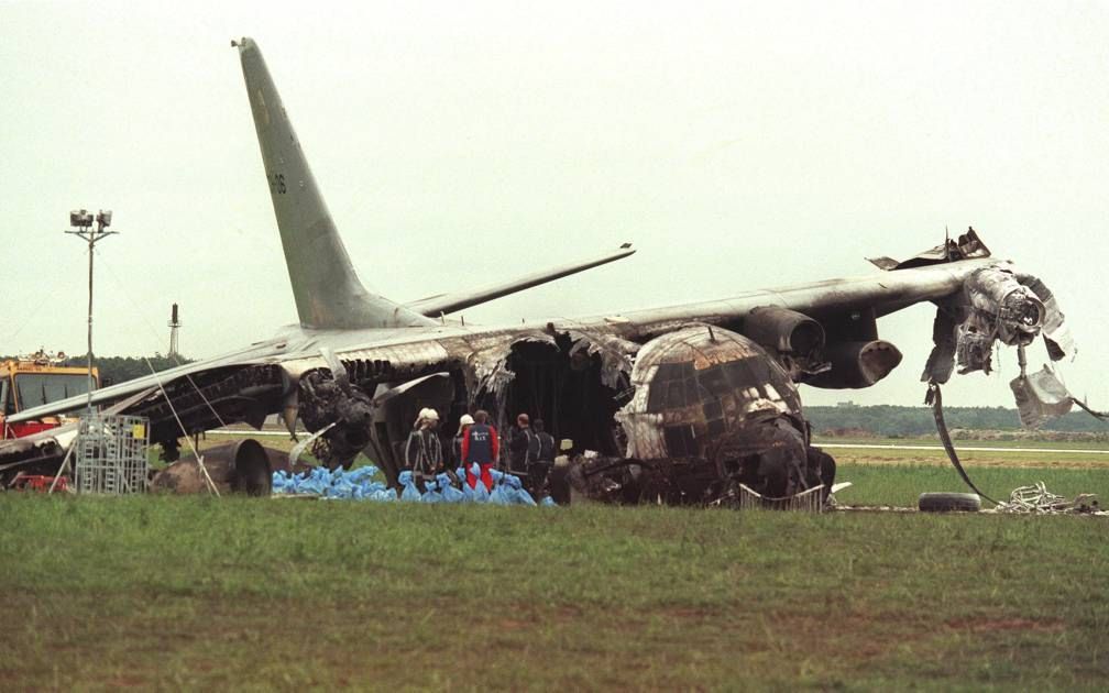 Op 15 juli 1996 crashte op vliegbasis Eindhoven een Hercules C-130. Er kwamen 34 mensen om het leven. beeld ANP