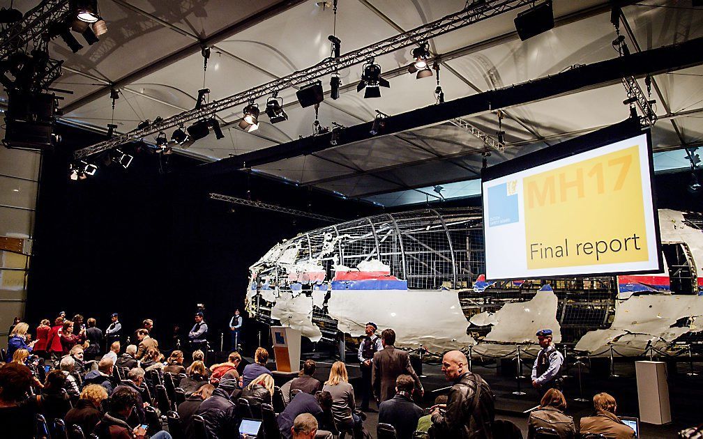 De nagebouwde romp van de MH17 spreekt boekdelen. Of beter: Bukdelen. beeld AFP