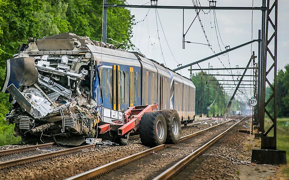 De bestuurder van de tractor bleef ongedeerd. beeld ANP