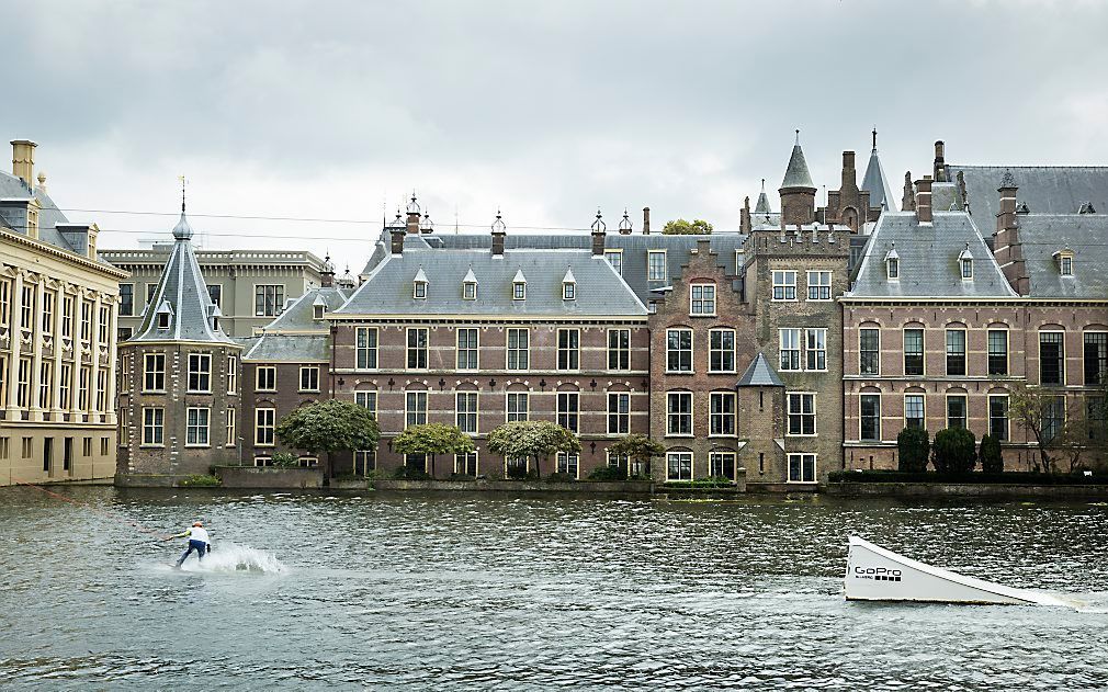 Het hele Binnenhof moet in ruim 5,5 jaar tijd in een keer grondig verbouwd worden. Minister Stef Blok (Wonen en Rijksdienst) stelt dat vrijdag aan de ministerraad voor. beeld ANP