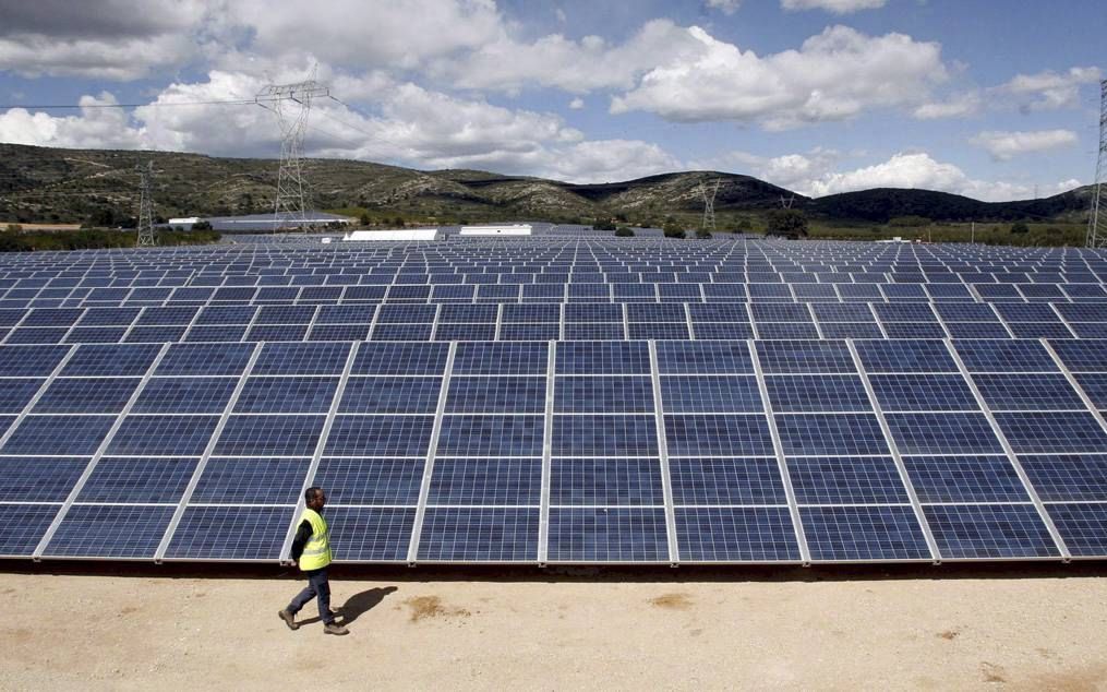 „Griekenland, Italië, Portugal, Spanje en Ierland hebben uitstekende omstandigheden om energie te op te wekken uit zon, wind en geothermische bronnen.”  Foto EPA