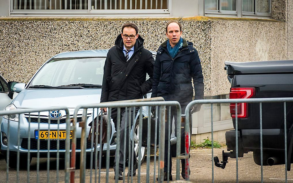 De advocaten van Willem Holleeder, Sander Janssen en Robert Malewicz, arriveren bij de rechtbank in Amsterdam Osdorp. beeld ANP