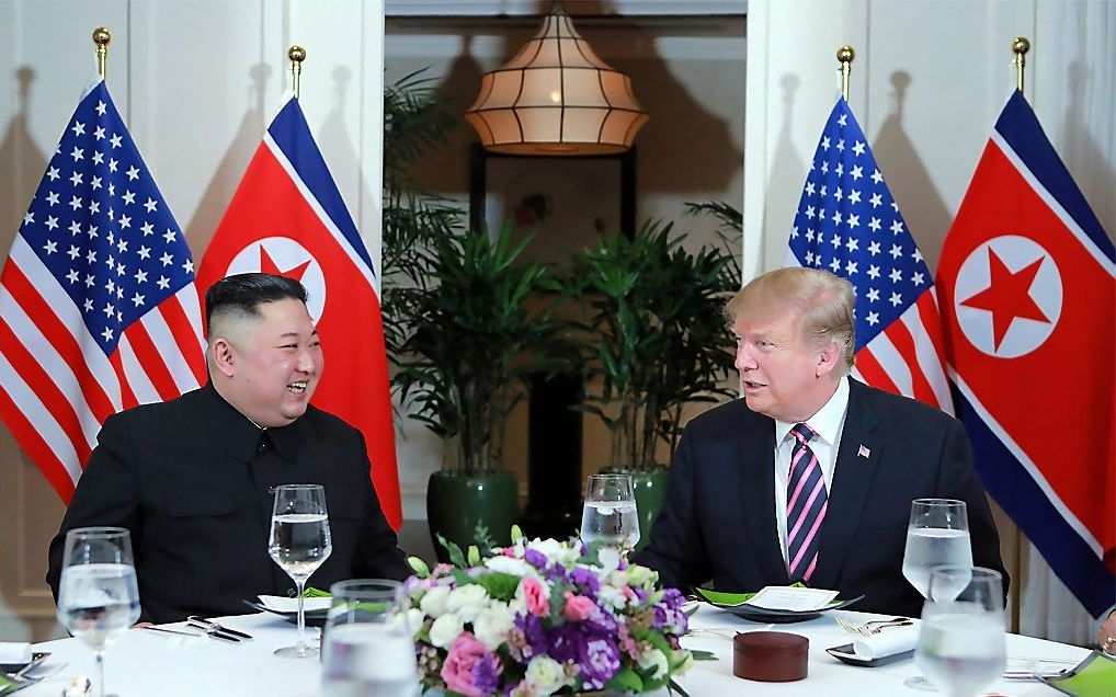 Het diner van Donald Trump en Kim Jong-un in Vietnam. beeld AFP