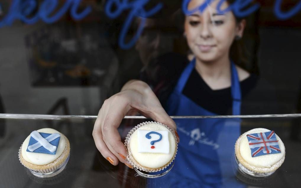 Op allerlei manieren is er de afgelopen weken campagne gevoerd voor het referendum over Schotse onafhankelijkheid. Voor veel mensen blijft het echter tot het laatst toe een vraagteken.  beeld EPA