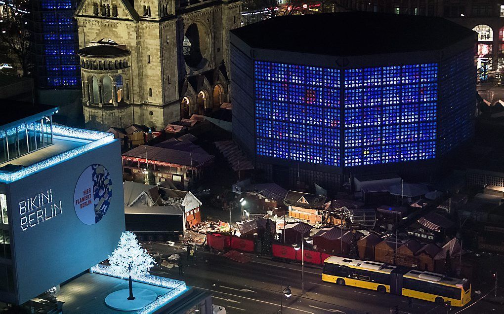 De kerstmarkt voor de Gedächtniskirche in Berlijn. beeld EPA, Bernd von Jutrczenka