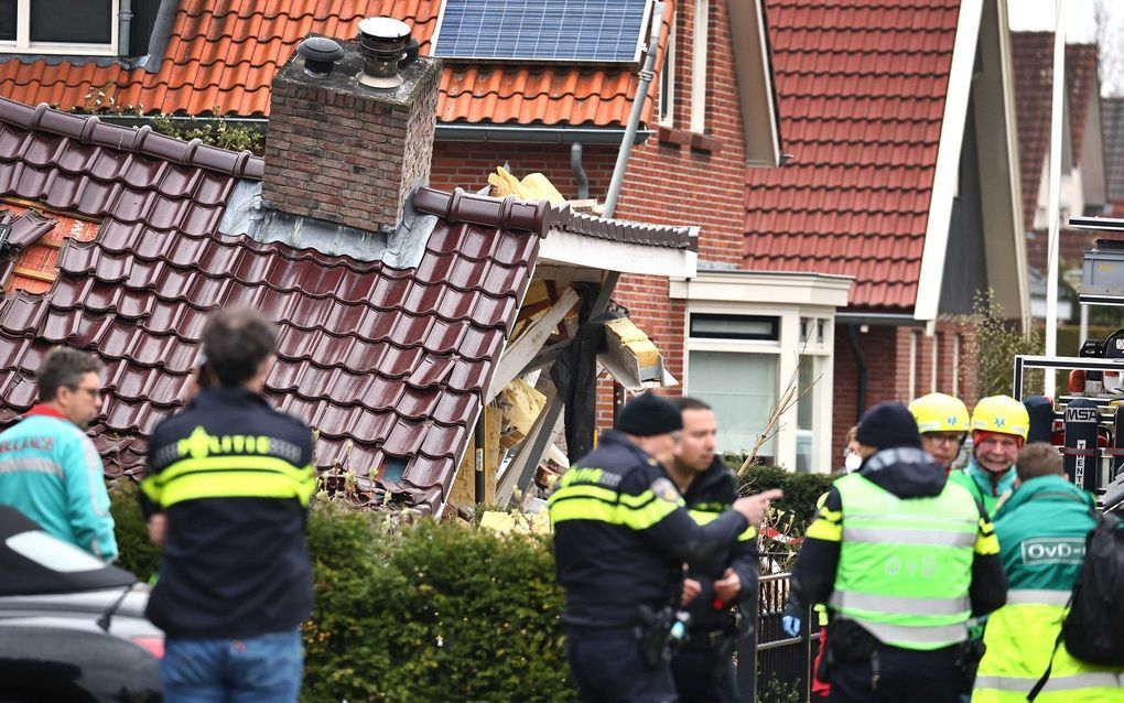 Een vrijstaande woning aan de Hoefsmid in Oldenzaal stortte maandagochtend volledig in. beeld ANP, Vincent Jannink