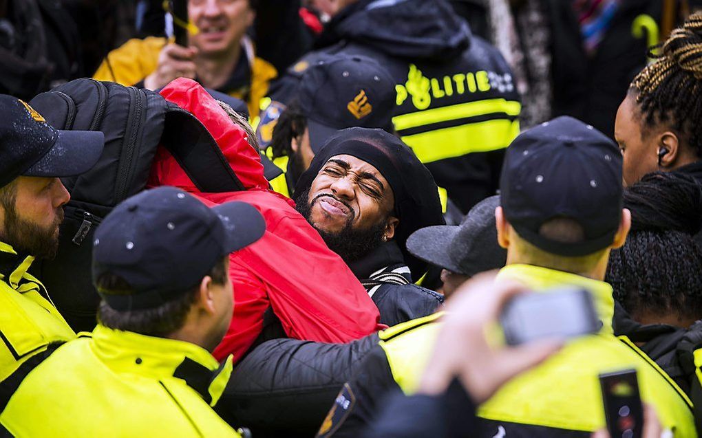 Demonstraties bij de intocht van Sinterklaas in Gouda. beeld ANP