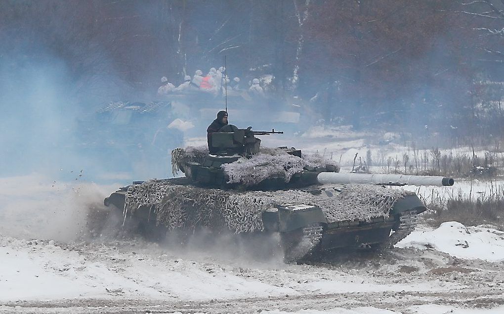 De NAVO blijft Moskou oproepen de Oekraïense schepen vrij te geven, de zeelieden vrij te laten en vrij scheepvaartverkeer in de Zee van Azov toe te staan. Foto: militaire oefening in Oekraïne. beeld EPA