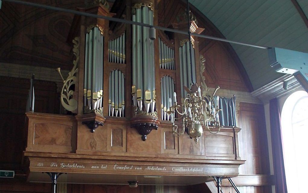 Het front van Standaart in de hervormde kerk van Ottoland. beeld Reliwiki, Michiel van 't Einde