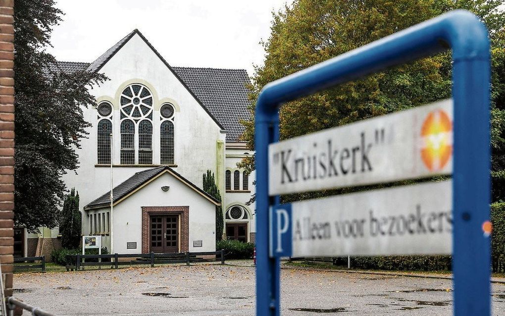 Stichting Evangelisatie Heerenveen heeft een evangelist benoemd. De (archief)foto toont de voormalige Kruiskerk van de protestantse gemeente in de Friese stad. Deze werd in 2012 afgestoten. Het gebouw aan de Burgemeester Falkenaweg werd vervolgens verbouwd tot twee woonhuizen met in totaal 48 appartementen voor ouderen met dementie. beeld Simon Bleeker